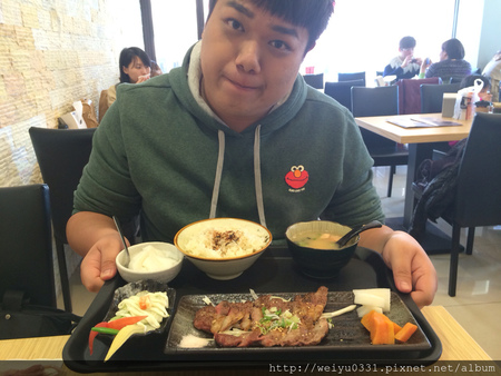 公館夜市美食、台大商圈平價日本料理－新鮮好味道《海人刺身丼飯專賣店》