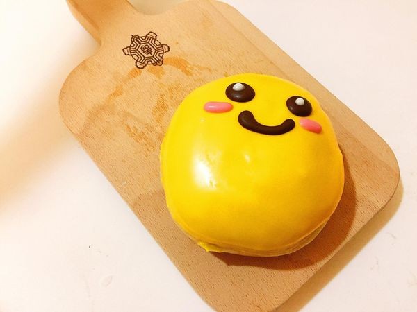 Krispy Kreme 中秋限定甜甜圈。Ｑ萌好兔花生＆芒果月娘。超療癒造型融化～～