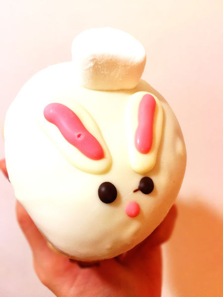 Krispy Kreme 中秋限定甜甜圈。Ｑ萌好兔花生＆芒果月娘。超療癒造型融化～～