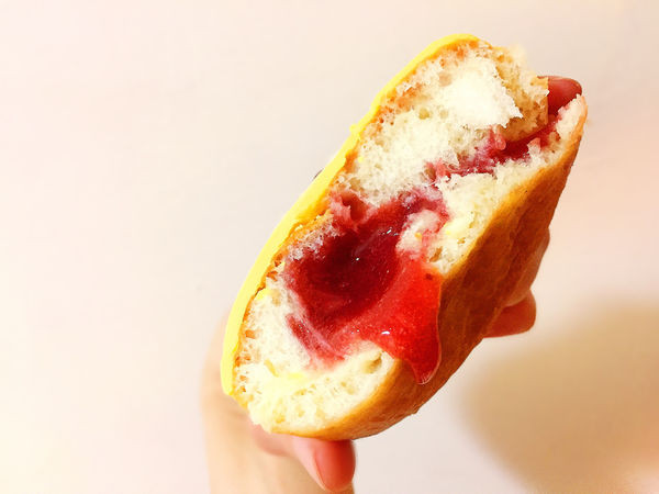 Krispy Kreme 中秋限定甜甜圈。Ｑ萌好兔花生＆芒果月娘。超療癒造型融化～～