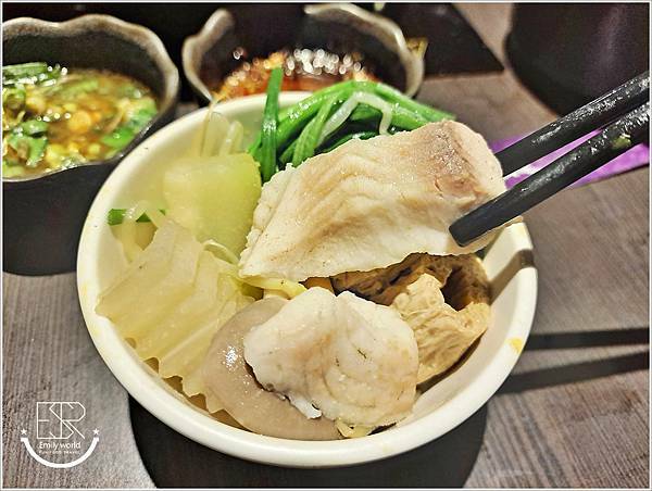 中壢美食 稻葉山城麻辣鍋 (36).jpg