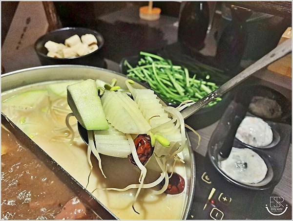 中壢美食 稻葉山城麻辣鍋 (8).jpg