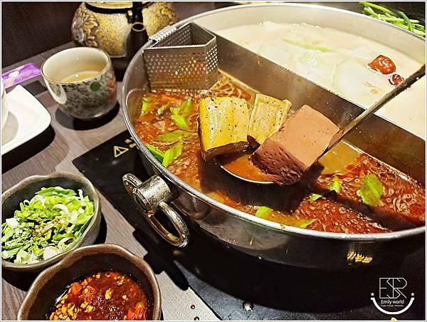 中壢美食 稻葉山城麻辣鍋 (7).jpg