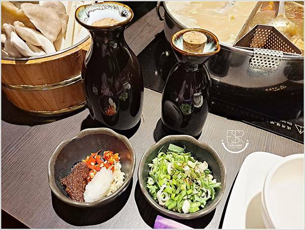 中壢美食 稻葉山城麻辣鍋 (22).jpg