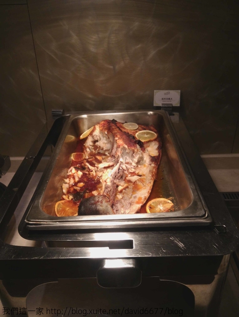 烤海驪魚.jpg - 富信大飯店樂廚自助餐廳