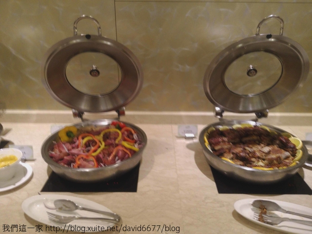 豬肋排豬腳.jpg - 富信大飯店樂廚自助餐廳