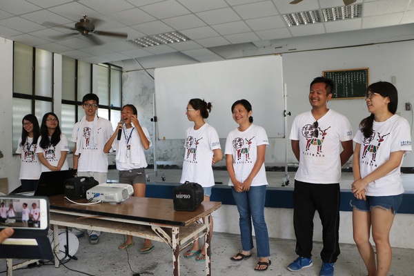 東海岸部落工作假期「一起比西里岸」,走入部落山林野溪徒手抓魚蝦、巴歌浪饗宴、珍重再見