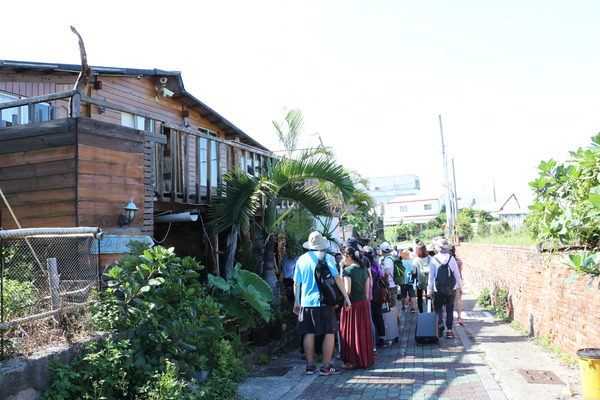 東海岸部落工作假期「一起比西里岸」,DIY"阿美族小點心督潤"(糯米糰)、比西里岸部落巡禮、法樂海風味餐、paw paw鼓初體驗