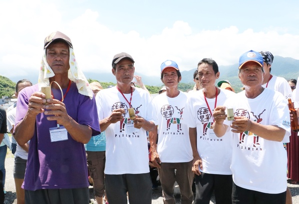 東海岸部落工作假期「一起比西里岸」,DIY"阿美族小點心督潤"(糯米糰)、比西里岸部落巡禮、法樂海風味餐、paw paw鼓初體驗