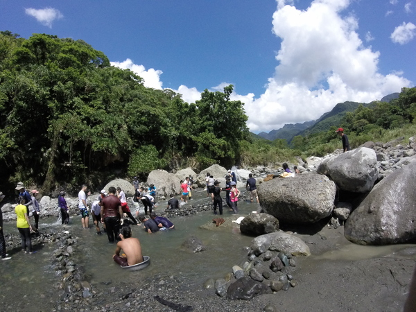東海岸部落工作假期「一起比西里岸」,走入部落山林野溪徒手抓魚蝦、巴歌浪饗宴、珍重再見