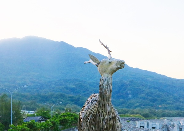 東海岸部落工作假期「一起比西里岸」,DIY"阿美族小點心督潤"(糯米糰)、比西里岸部落巡禮、法樂海風味餐、paw paw鼓初體驗