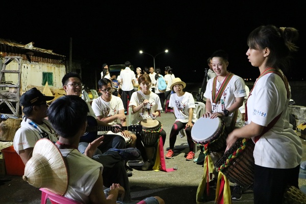 東海岸部落工作假期「一起比西里岸」,DIY"阿美族小點心督潤"(糯米糰)、比西里岸部落巡禮、法樂海風味餐、paw paw鼓初體驗