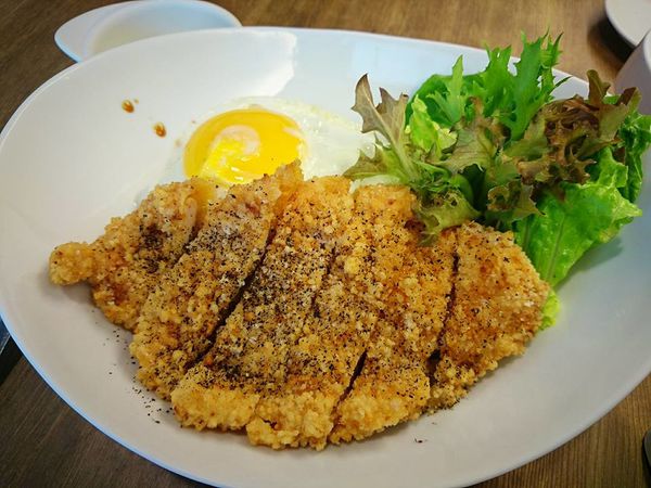 19894885_1568366506528366_3309018523283547378_n