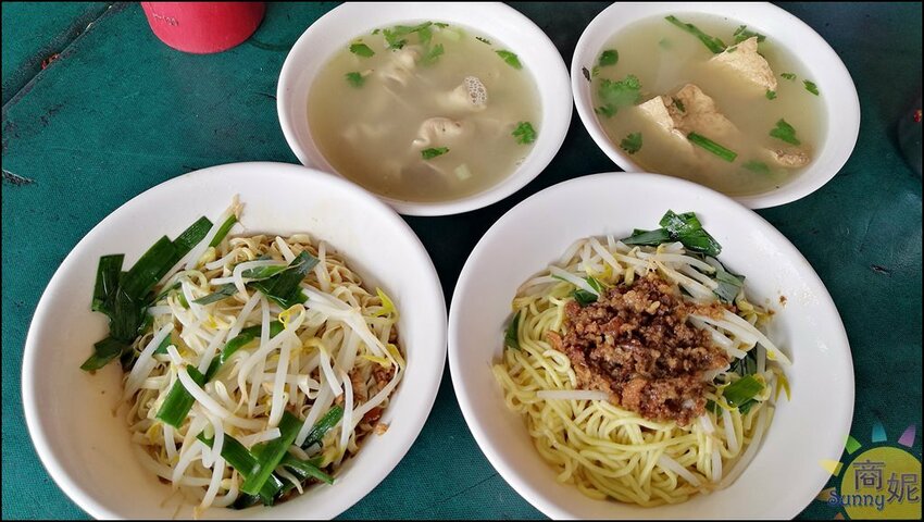 台中傳奇小吃 青海路乾麵你吃過嗎?只賣上午沒有價目表的人氣麵攤-商妮吃喝遊樂