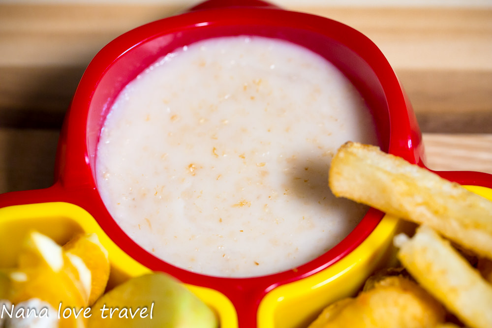 台中Burger Bus漢堡巴士。首創英式黑漢堡,整隻雞腿排漢堡超霸氣,超夯人氣早午餐不到12點客滿 - Nana愛旅行札記