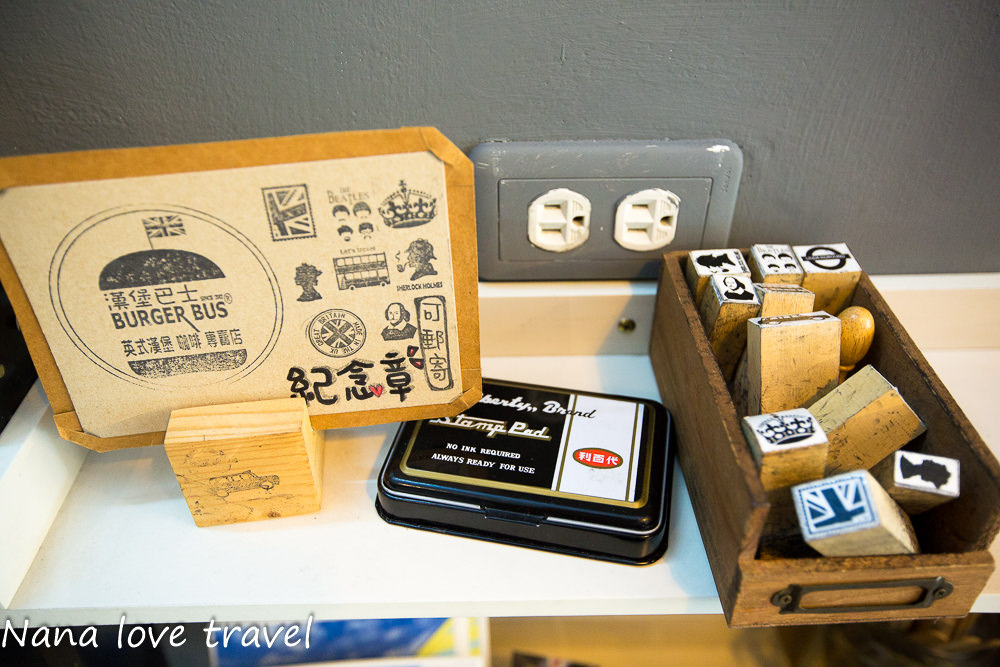 台中Burger Bus漢堡巴士。首創英式黑漢堡,整隻雞腿排漢堡超霸氣,超夯人氣早午餐不到12點客滿 - Nana愛旅行札記