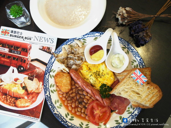 Burger Bus 漢堡巴士:〖台中│美食〗Burger Bus 漢堡巴士 ❤ 東區早午餐、英式漢堡推薦!近旱溪夜市,以英國巴士為題材,讓店裡頭充滿濃濃英倫風情~激推漢堡套餐,份量大又好吃!