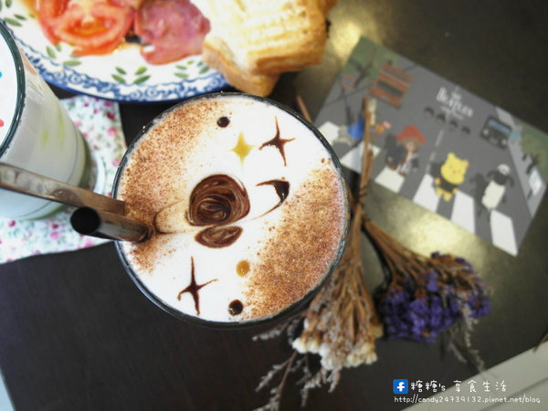 Burger Bus 漢堡巴士:〖台中│美食〗Burger Bus 漢堡巴士 ❤ 東區早午餐、英式漢堡推薦!近旱溪夜市,以英國巴士為題材,讓店裡頭充滿濃濃英倫風情~激推漢堡套餐,份量大又好吃!