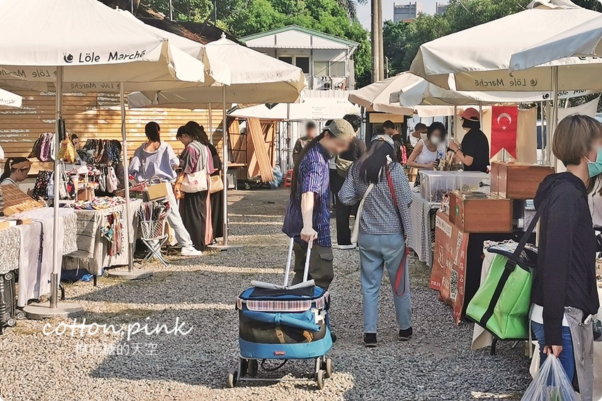 只有一天!台中小蝸牛市集不一樣!這次主角換毛孩~眾奴才們還不快伺候主子著裝出門 只有一天!台中小蝸牛市集不一樣!這次主角換毛孩~眾奴才們還不快伺候主子著裝出門