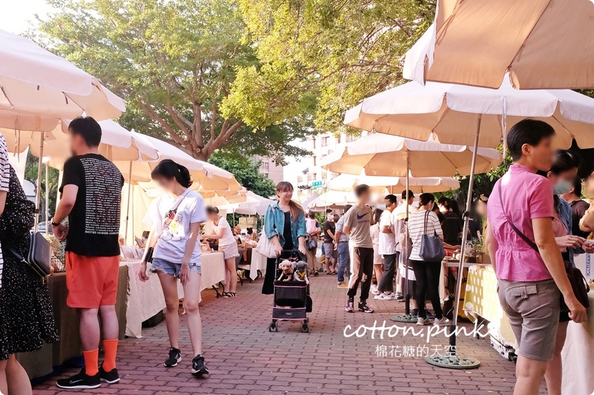 只有一天!台中小蝸牛市集不一樣!這次主角換毛孩~眾奴才們還不快伺候主子著裝出門 只有一天!台中小蝸牛市集不一樣!這次主角換毛孩~眾奴才們還不快伺候主子著裝出門