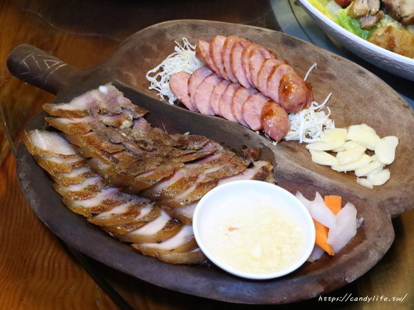 城市部落原住民風味餐廳(台中店):台中美食│城市部落原住民風味餐廳台中店〃隱身在喧嘩都市裡的城市部落,創意特色原住民料理讓你驚喜連連~