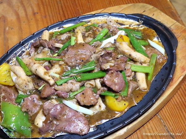 城市部落原住民風味餐廳(台中店):台中美食│城市部落原住民風味餐廳台中店〃隱身在喧嘩都市裡的城市部落,創意特色原住民料理讓你驚喜連連~