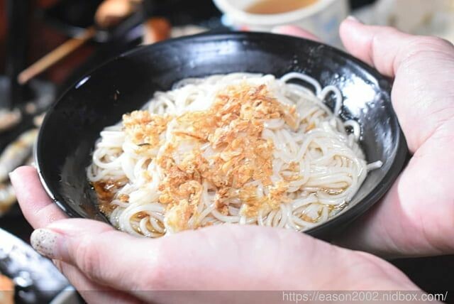 台北桶仔雞推薦 | 雞老闆桶仔雞長春店 當月壽星送桶仔雞（或送烤雞）慶生 沒有壽星，消費也免費請你吃雞 -  就是這樣。吃喝玩樂。愛漂亮部落格 - FashionGuide 華人時尚專業評鑑