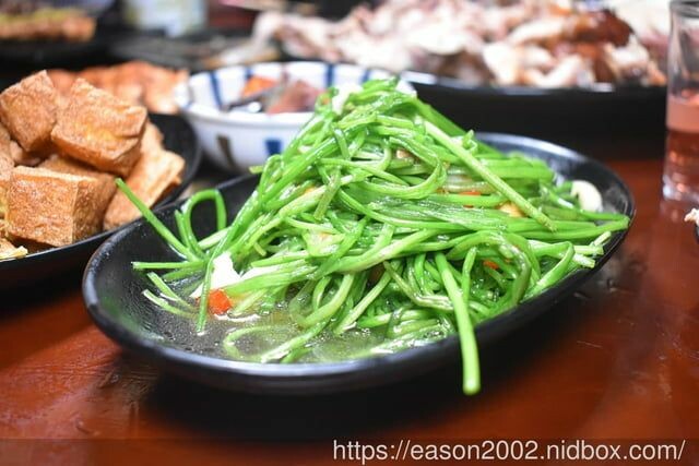 台北桶仔雞推薦 | 雞老闆桶仔雞長春店 當月壽星送桶仔雞（或送烤雞）慶生 沒有壽星，消費也免費請你吃雞 -  就是這樣。吃喝玩樂。愛漂亮部落格 - FashionGuide 華人時尚專業評鑑