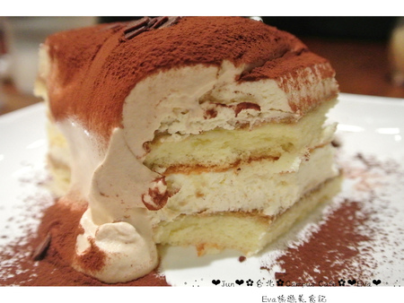 CAMPUS CAFE(南京店)：【食記】oO。台北　Campus Cafe　康熙來了推推的超好吃店家，超囂張的提拉米蘇瀑布，讓我們一起消滅它吧～。o○。