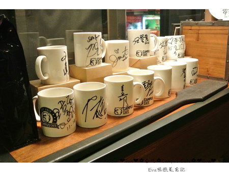 CAMPUS CAFE(南京店)：【食記】oO。台北　Campus Cafe　康熙來了推推的超好吃店家，超囂張的提拉米蘇瀑布，讓我們一起消滅它吧～。o○。