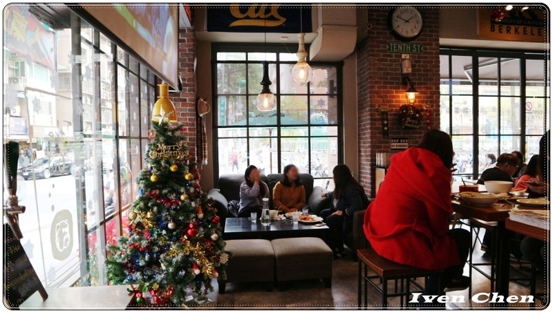 CAMPUS CAFE(南京店)：《捷運南京三民美食》CP值高的人氣爆紅美式輕食餐廳『CAMPUS-CAFE-南京店』-『愛評體驗團』