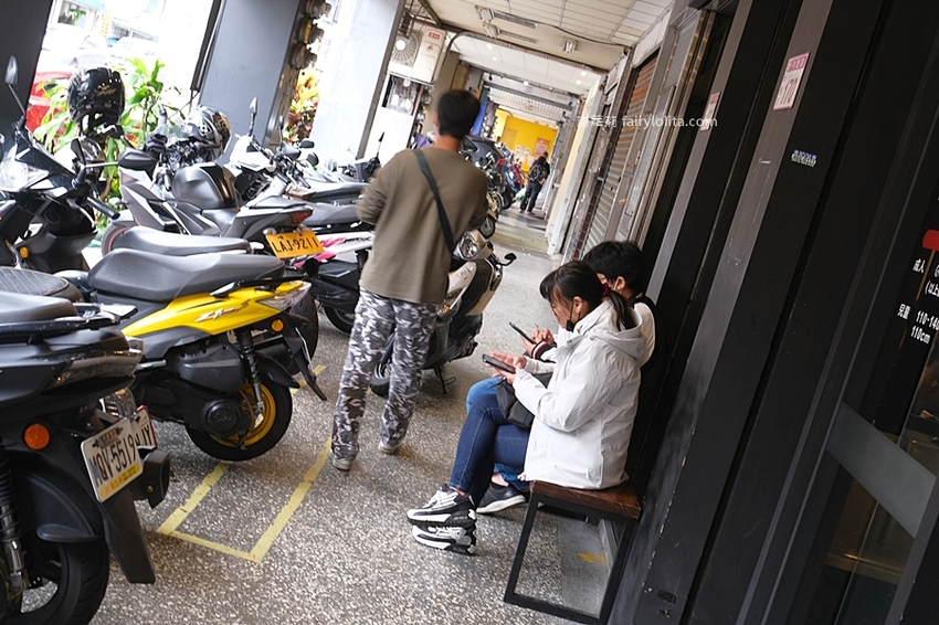 無限和牛吃到飽,將近150種食材打趴一堆火鍋店,滿滿人潮擠到爆!