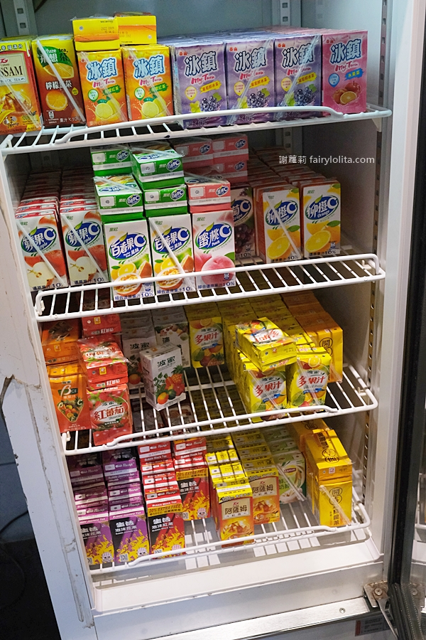 無限和牛吃到飽，將近150種食材打趴一堆火鍋店，滿滿人潮擠到爆！