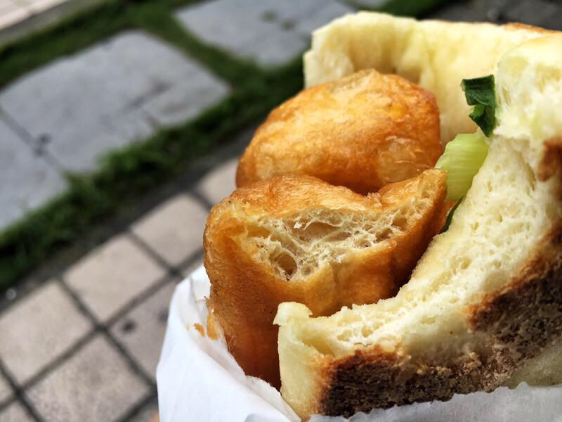 台北劍潭 | 澱粉控的厚餅油條!基河豆漿店 / 老張炭烤燒餅