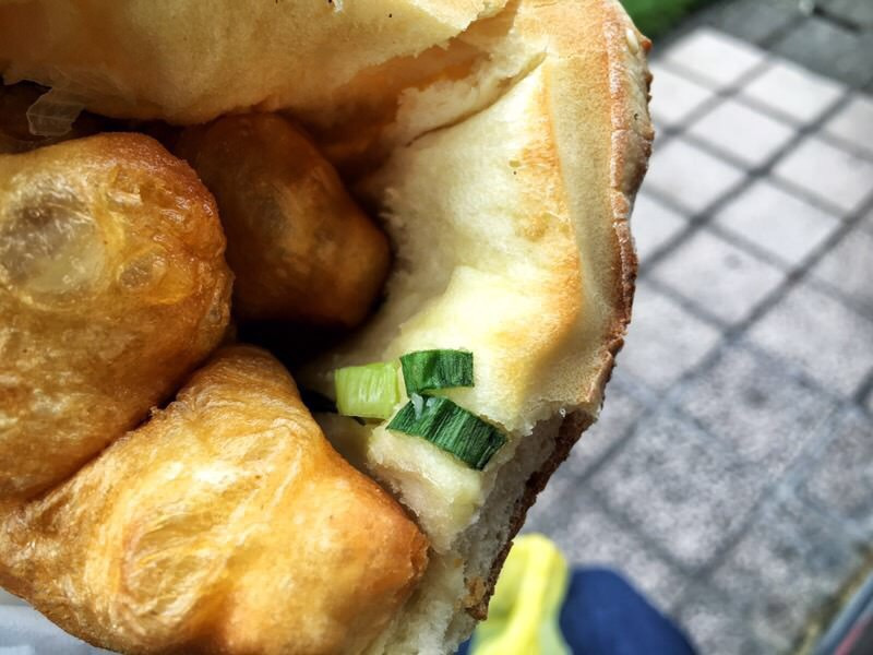 台北劍潭 | 澱粉控的厚餅油條!基河豆漿店 / 老張炭烤燒餅