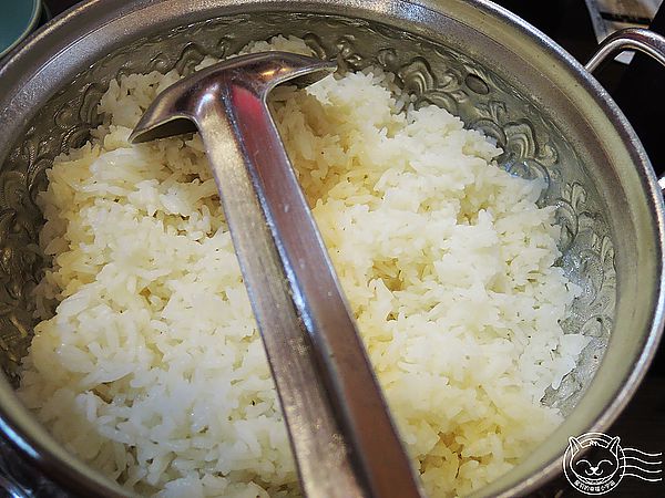 二分之一泰式小館：※ 二分之一泰式小館 ※ 【星羽愛美食-台中】便宜好吃泰式料理，商業四人套餐CP值直衝天際，料多味美還附飲料~