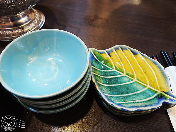 二分之一泰式小館：※ 二分之一泰式小館 ※ 【星羽愛美食-台中】便宜好吃泰式料理，商業四人套餐CP值直衝天際，料多味美還附飲料~