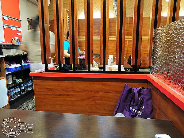 二分之一泰式小館：※ 二分之一泰式小館 ※ 【星羽愛美食-台中】便宜好吃泰式料理，商業四人套餐CP值直衝天際，料多味美還附飲料~