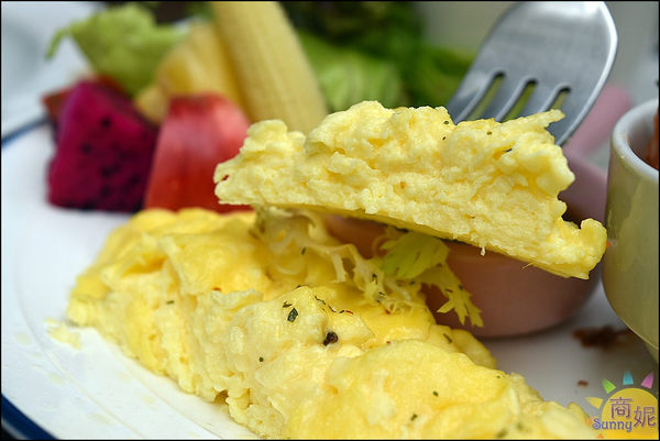 hecho做咖啡:台中勤美草悟道美食。做咖啡。藏身巷弄秘密空中花園 早午餐義式料理很有水準