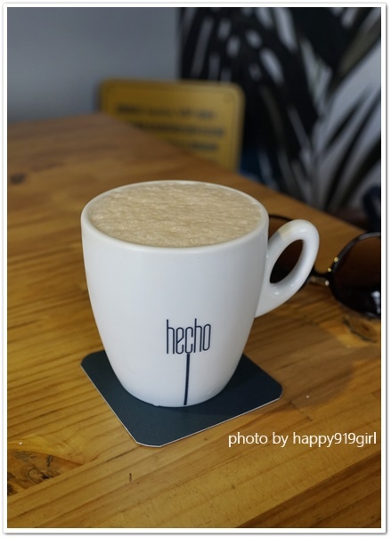 [台中勤美商圈]藏身巷弄二樓的輕食咖啡廳。推~早午餐帕尼尼★hecho做咖啡