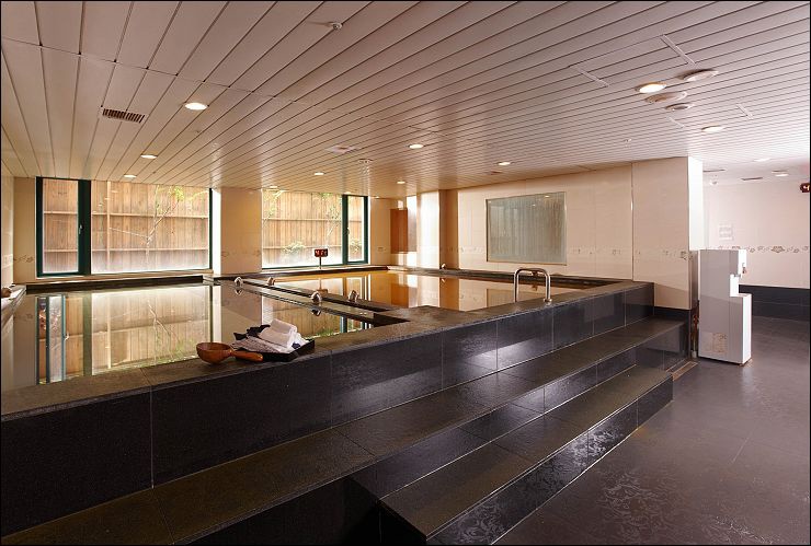 室內裸湯 (2)