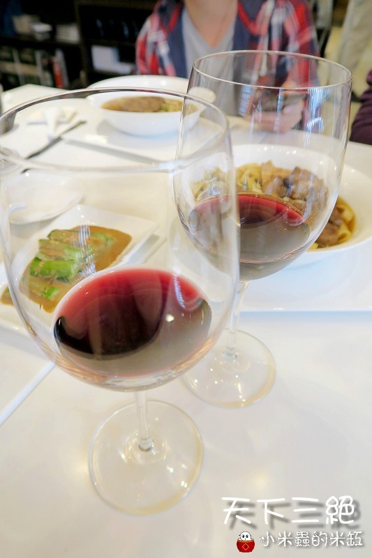 【台北東區︱捷運忠孝復興站】天下三絕麵食館~頂級牛肉麵與紅酒的奢華饗宴~