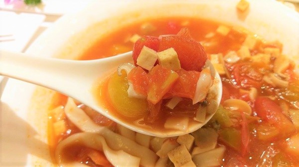 天下三絕：天下三絕-台北東區頂級牛肉麵   近捷運忠孝復興站  從裝潢到餐點  絕對顛覆你對牛肉麵的印象  還是外交部宴客的必訪餐廳