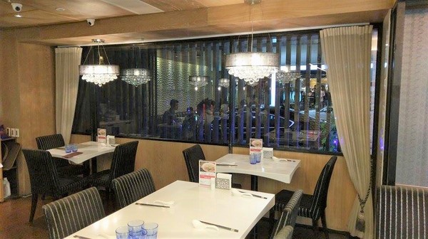 天下三絕：天下三絕-台北東區頂級牛肉麵   近捷運忠孝復興站  從裝潢到餐點  絕對顛覆你對牛肉麵的印象  還是外交部宴客的必訪餐廳