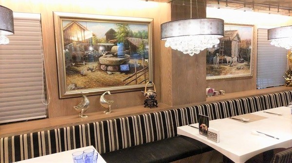 天下三絕：天下三絕-台北東區頂級牛肉麵   近捷運忠孝復興站  從裝潢到餐點  絕對顛覆你對牛肉麵的印象  還是外交部宴客的必訪餐廳