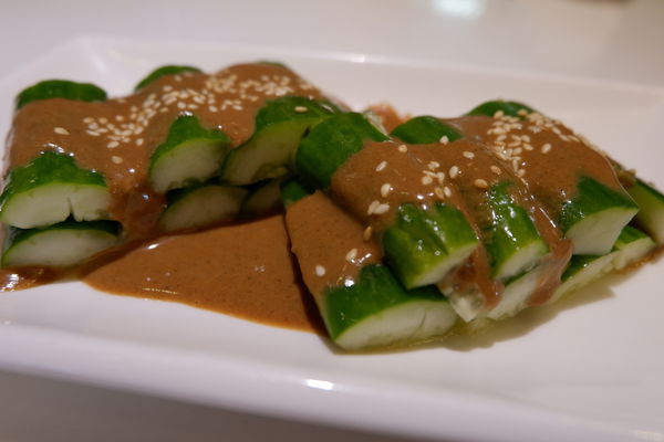 【餐廳】台北・大安區|台北東區・捷運忠孝復興站・使用澳洲頂級花腱、美國腱子心の頂級牛肉麵・搭配紅酒新吃法!天下三絕麵食館