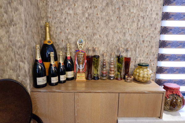 【餐廳】台北・大安區|台北東區・捷運忠孝復興站・使用澳洲頂級花腱、美國腱子心の頂級牛肉麵・搭配紅酒新吃法!天下三絕麵食館