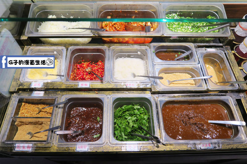 天鍋宴 天母店 火鍋沾醬高達20幾種搭配