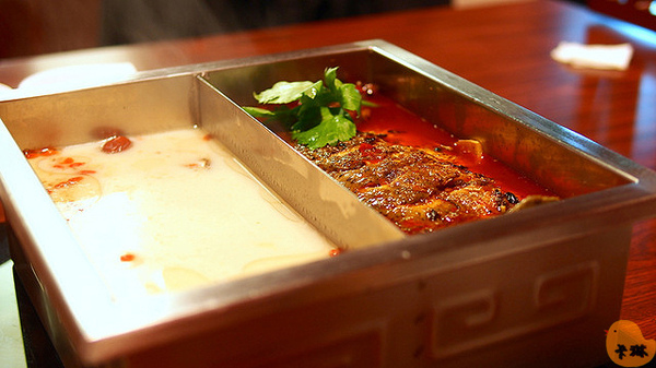 紅門宴：【食記】《紅門宴四川麻辣鴛鴦火鍋》四川媳婦的店