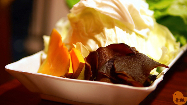 紅門宴：【食記】《紅門宴四川麻辣鴛鴦火鍋》四川媳婦的店